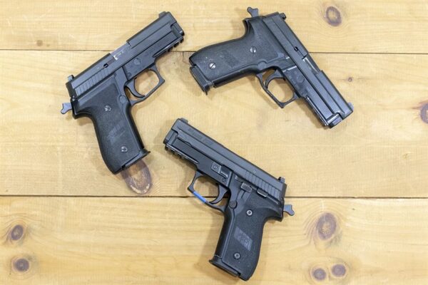 Sig Sauer P229R 40 S&W Police Trade Pistols with Delaware Police Emblem (Fair Condition)